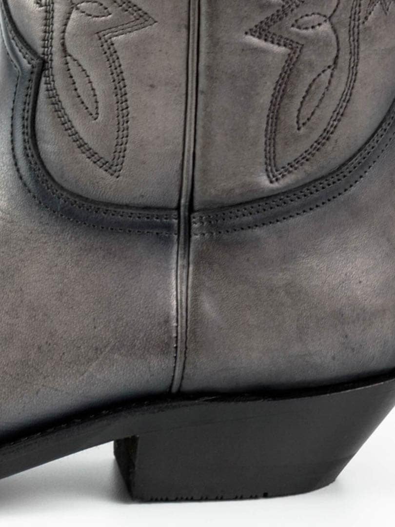 Mayura 1920 Vintage Boots - Grey_4.jpg