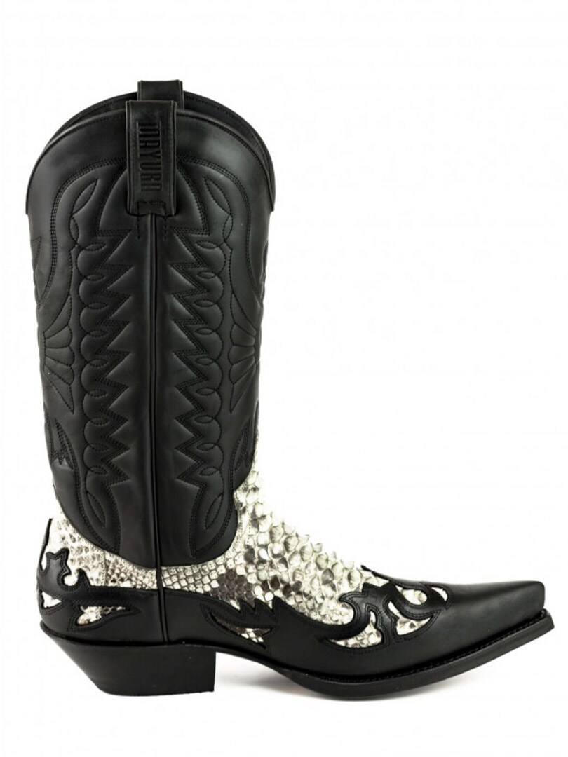 Mayura 1935 Boots - Crazy Old Black Python Nature_4.jpg
