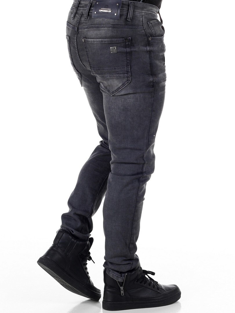 Victory Slim fit 2.jpg