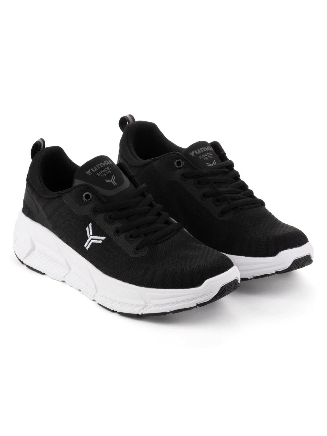 Yumas Trivor Sneakers 1.jpg