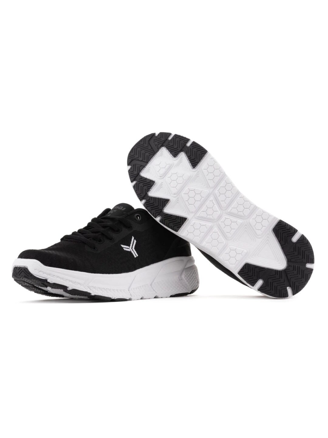 Yumas Trivor Sneakers 2.jpg